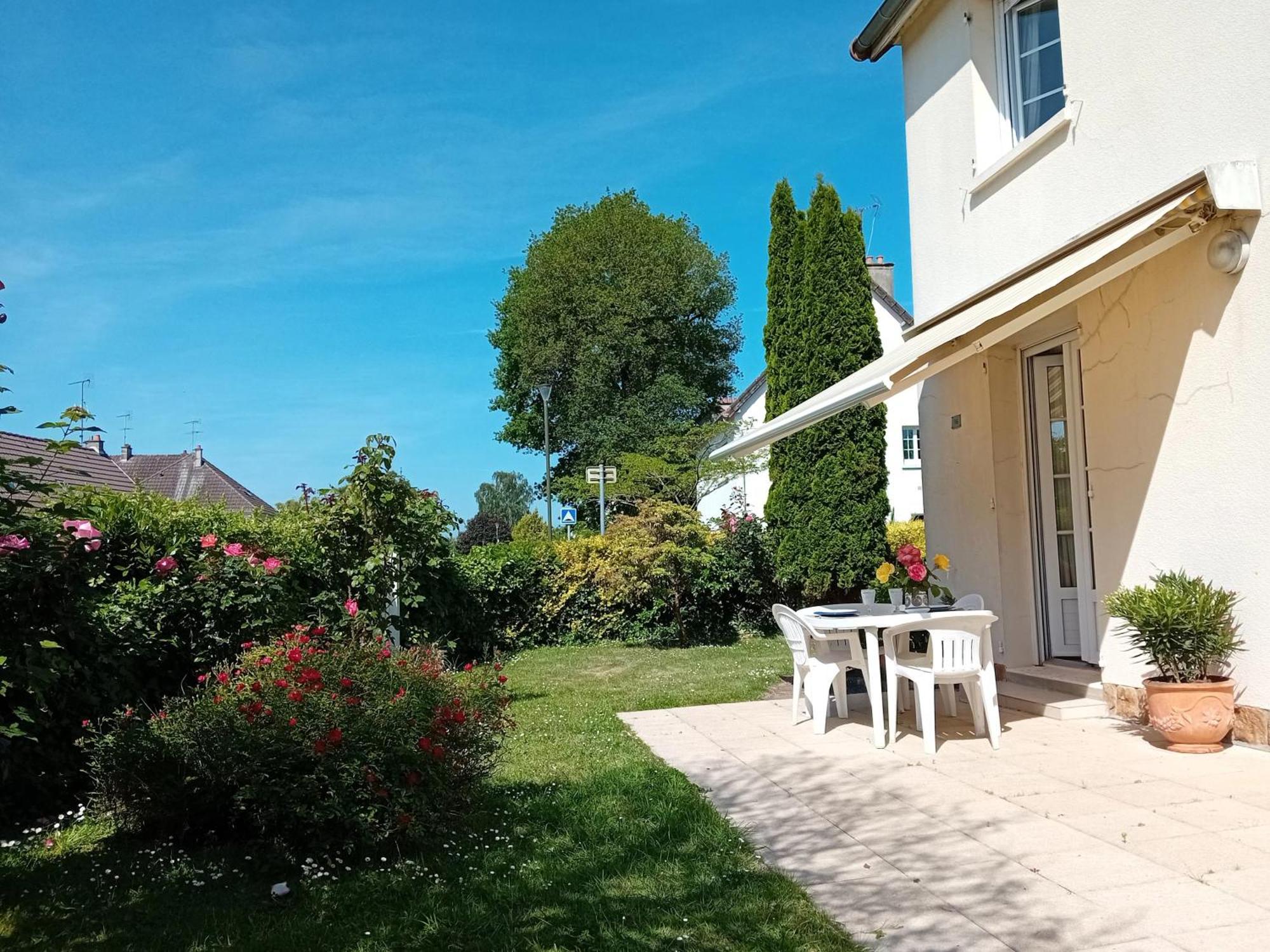 Maison De Charme Proche Centre Ville Avranches Exterior photo